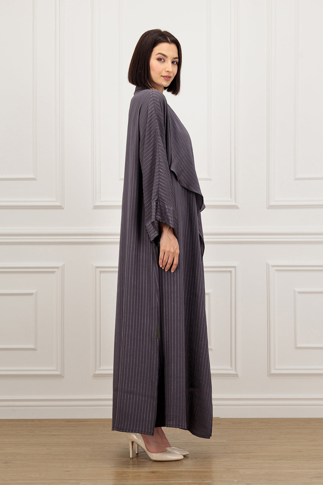 Effa’s signature loose cut Abaya with a wide collar