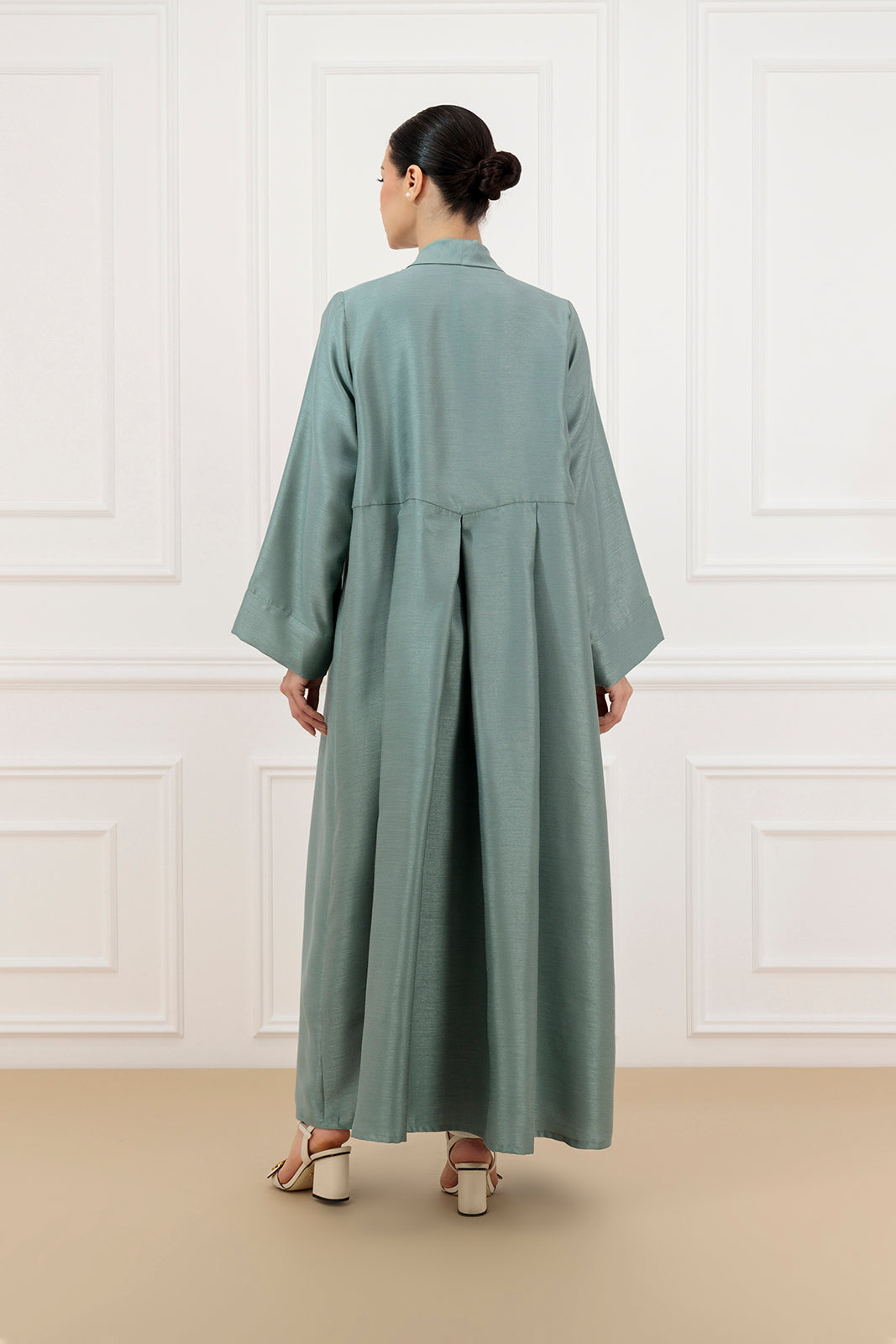 Shantunga Abaya with back pleats details