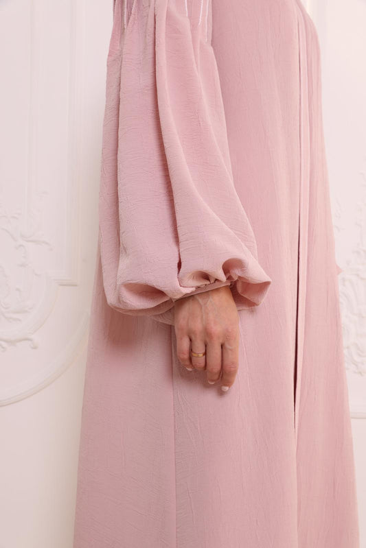 This chic Abaya is perfect everyday piece.