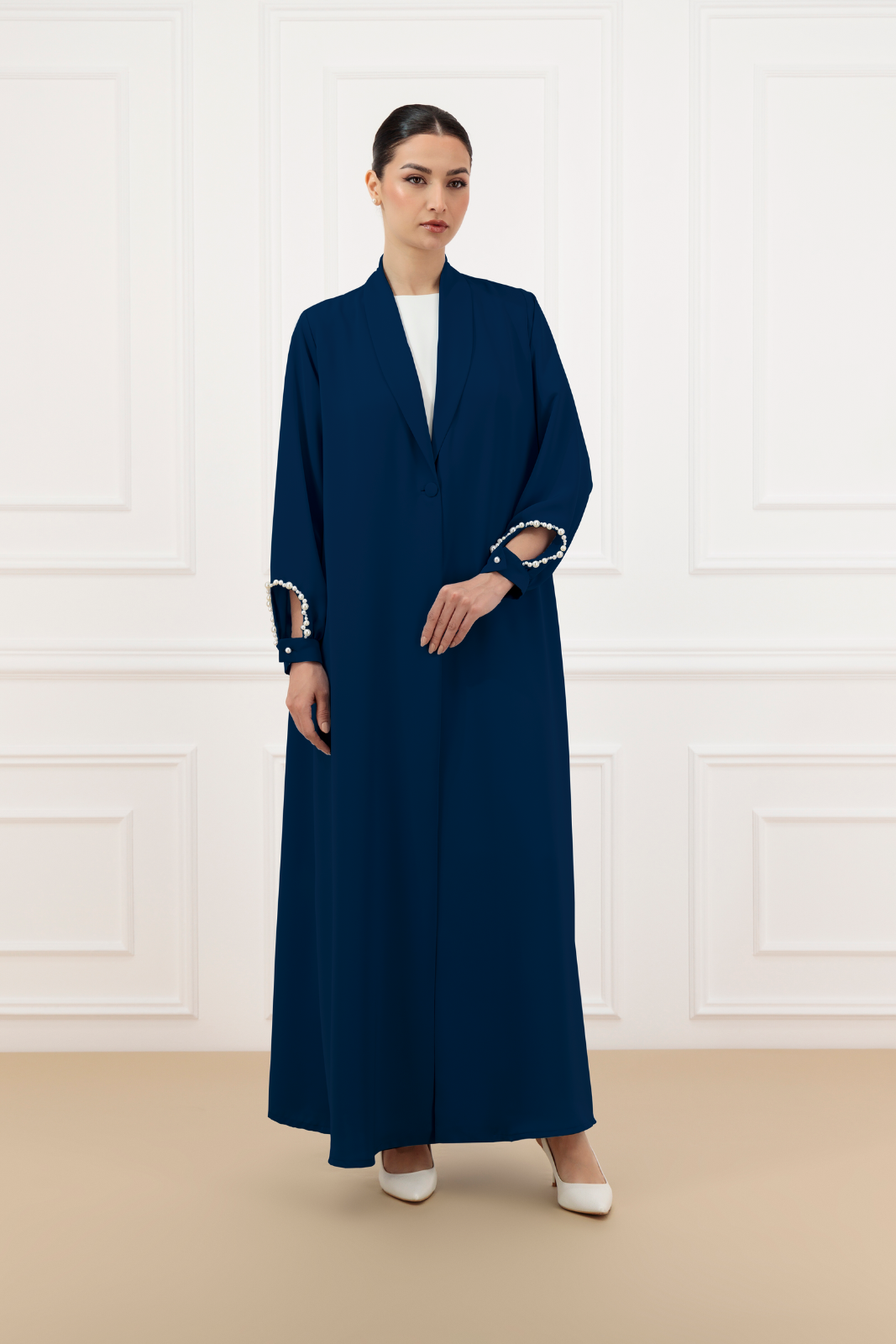Cut-out pearl sleeve abaya