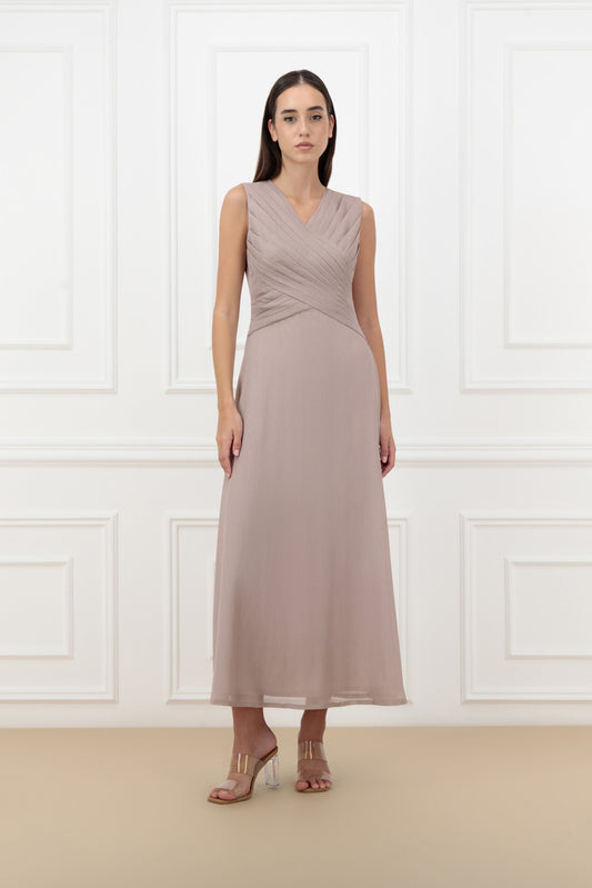 Dropped sleeveless shiny chiffon dress