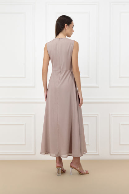 Dropped sleeveless shiny chiffon dress