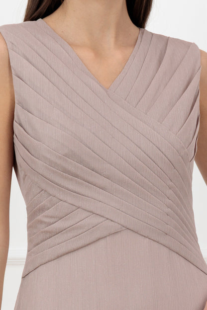 Dropped sleeveless shiny chiffon dress