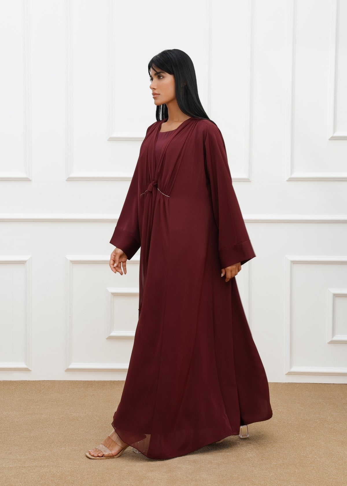 Dela abaya with embroidered details