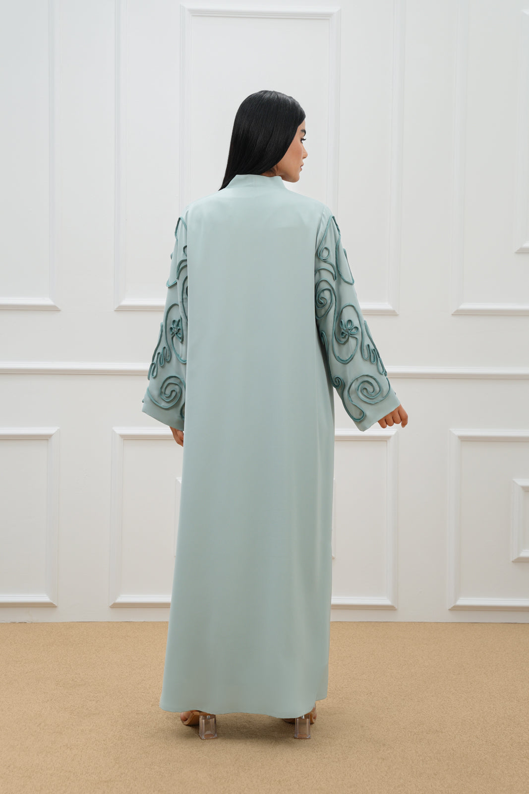 Embossed rope abaya