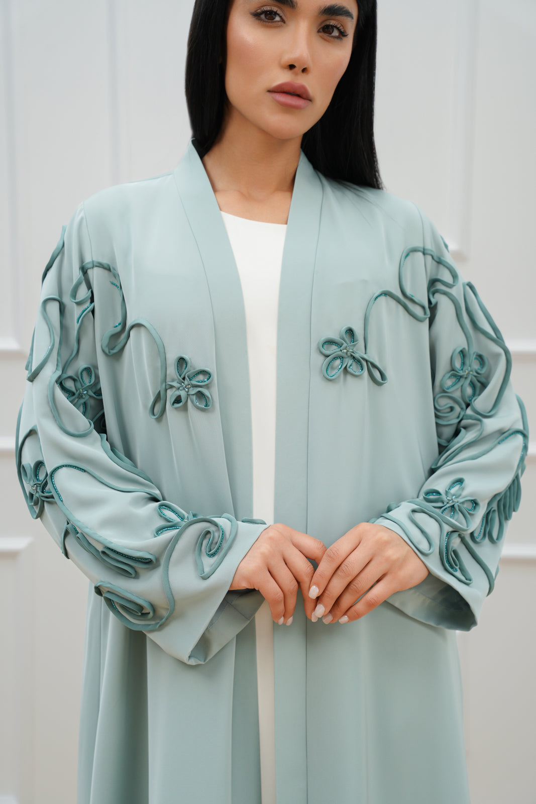 Embossed rope abaya