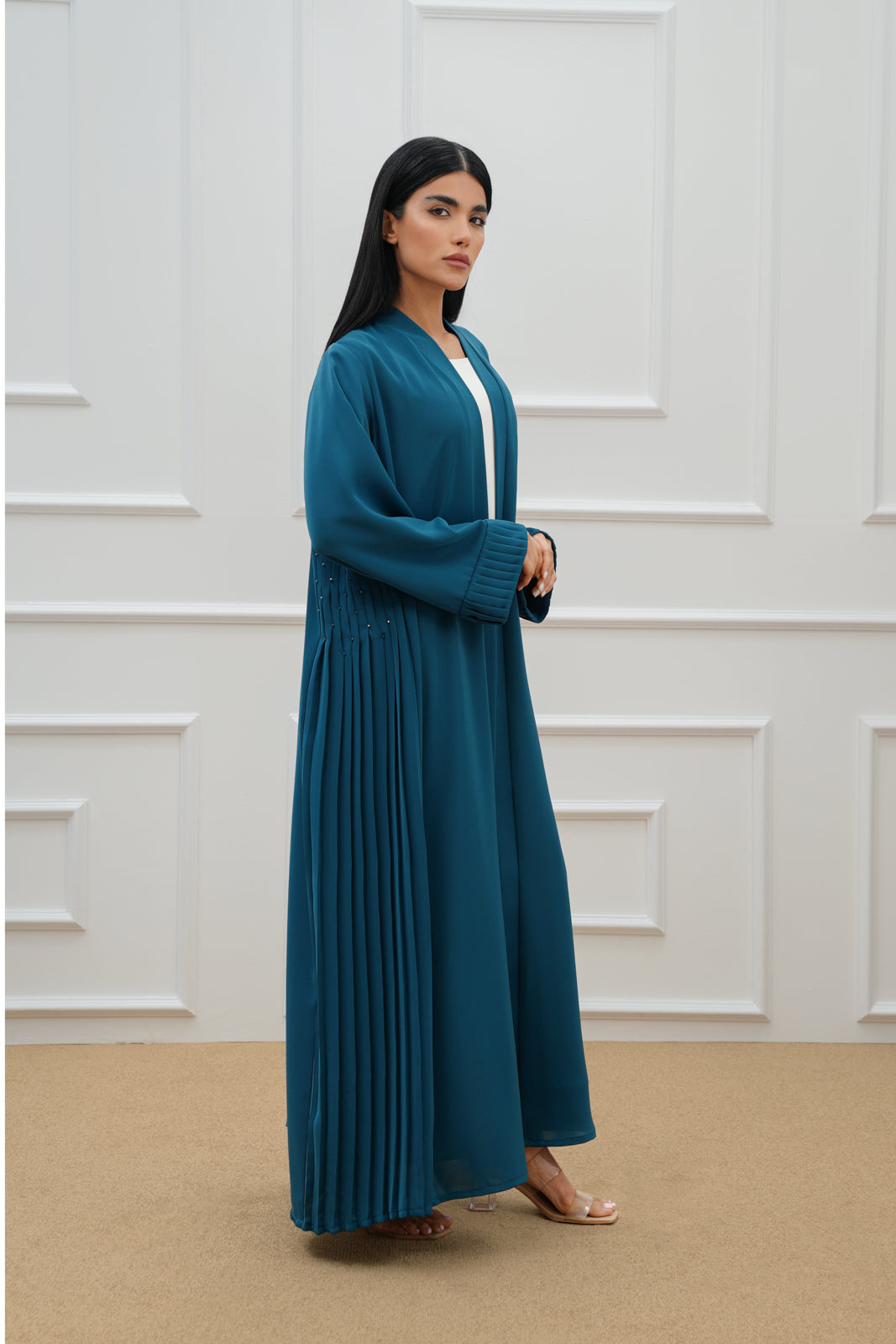 Side embroidered pleated abaya
