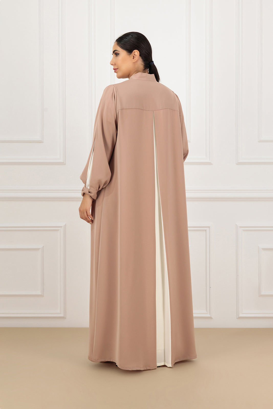 Bow cuff detail abaya