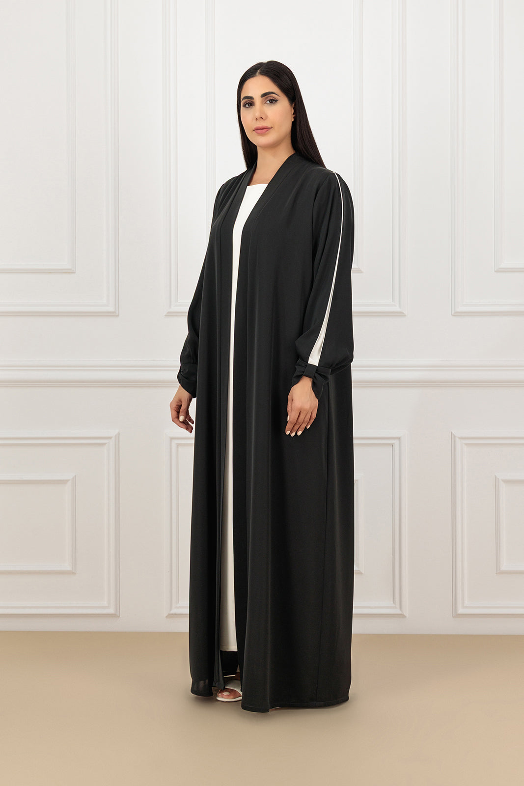 Bow cuff detail abaya