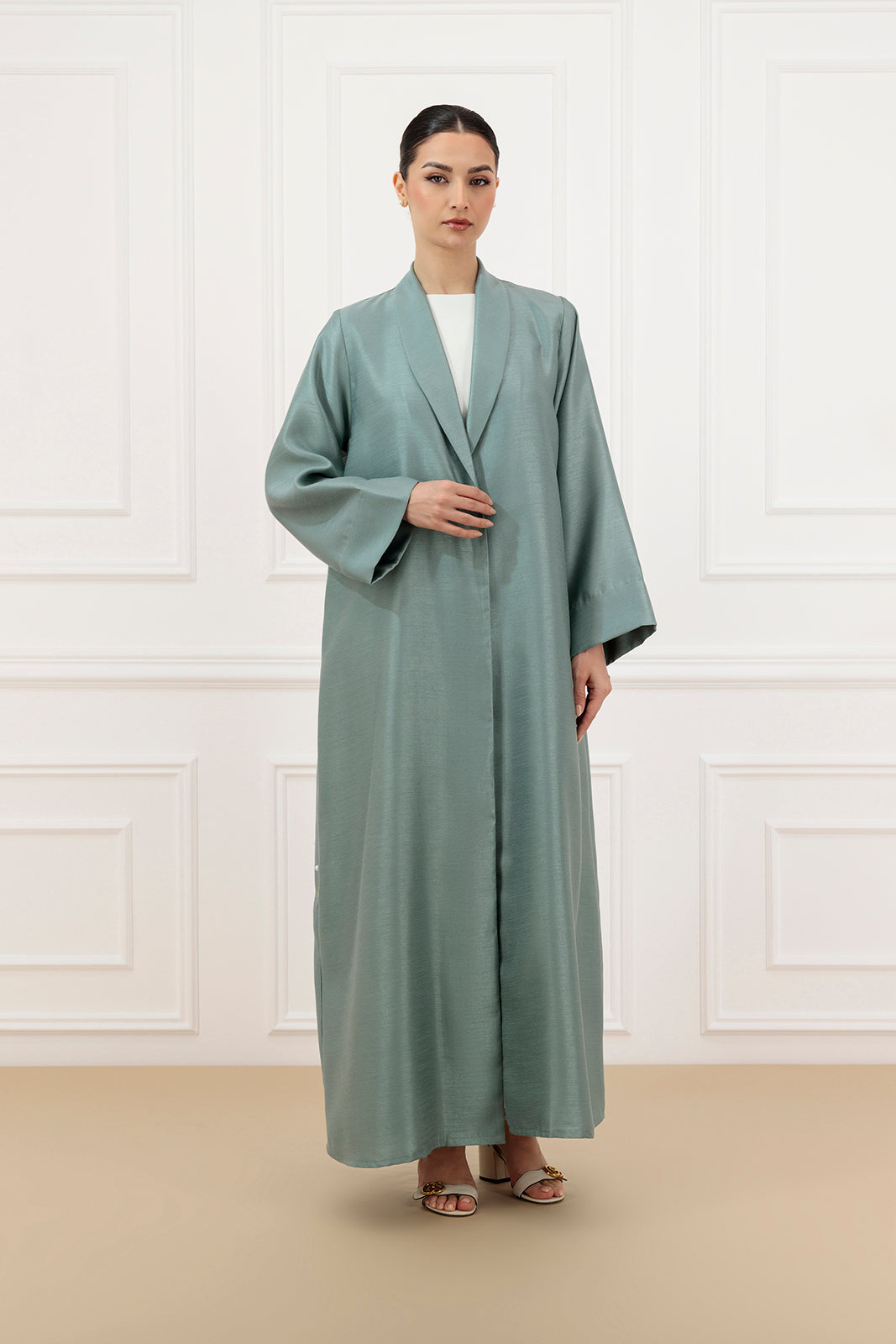 Shantunga Abaya with back pleats details