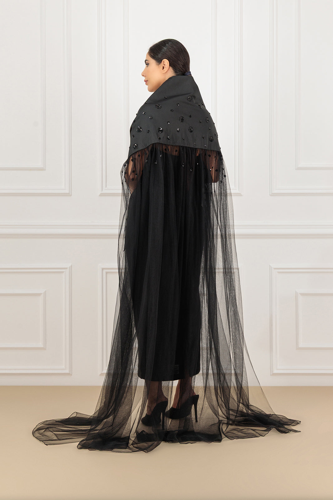 Embroidered cape abaya