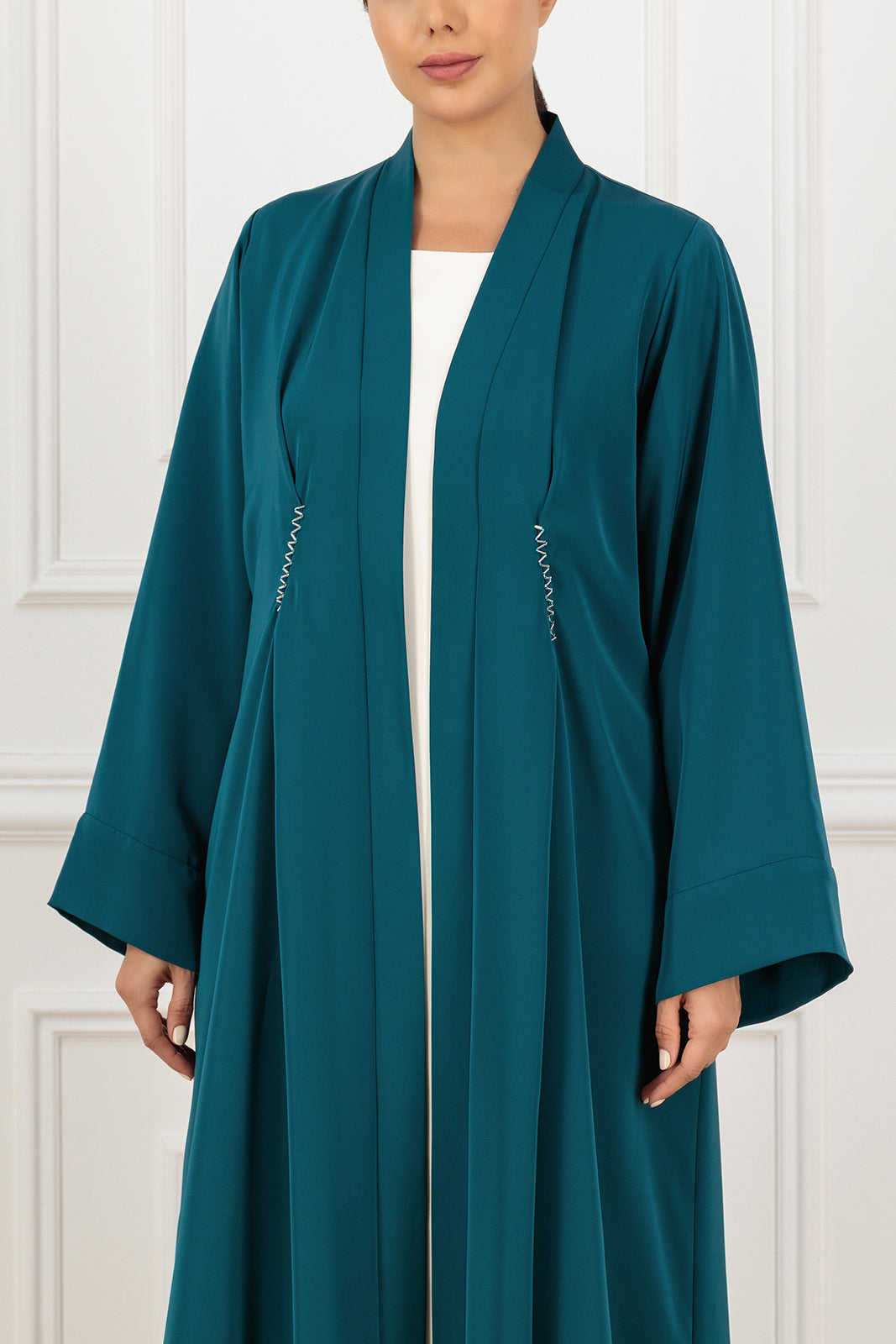 Embossed Pleated Abaya