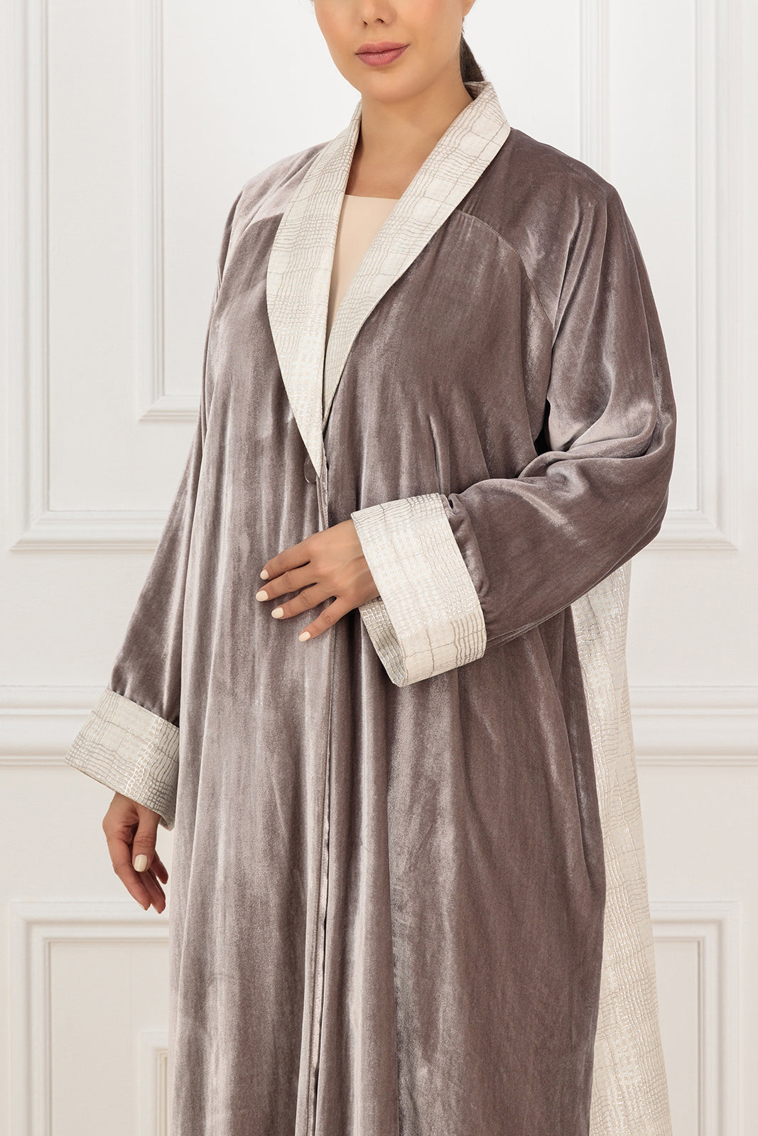 Two-Tone Velvet & Jacquard Collared Abaya