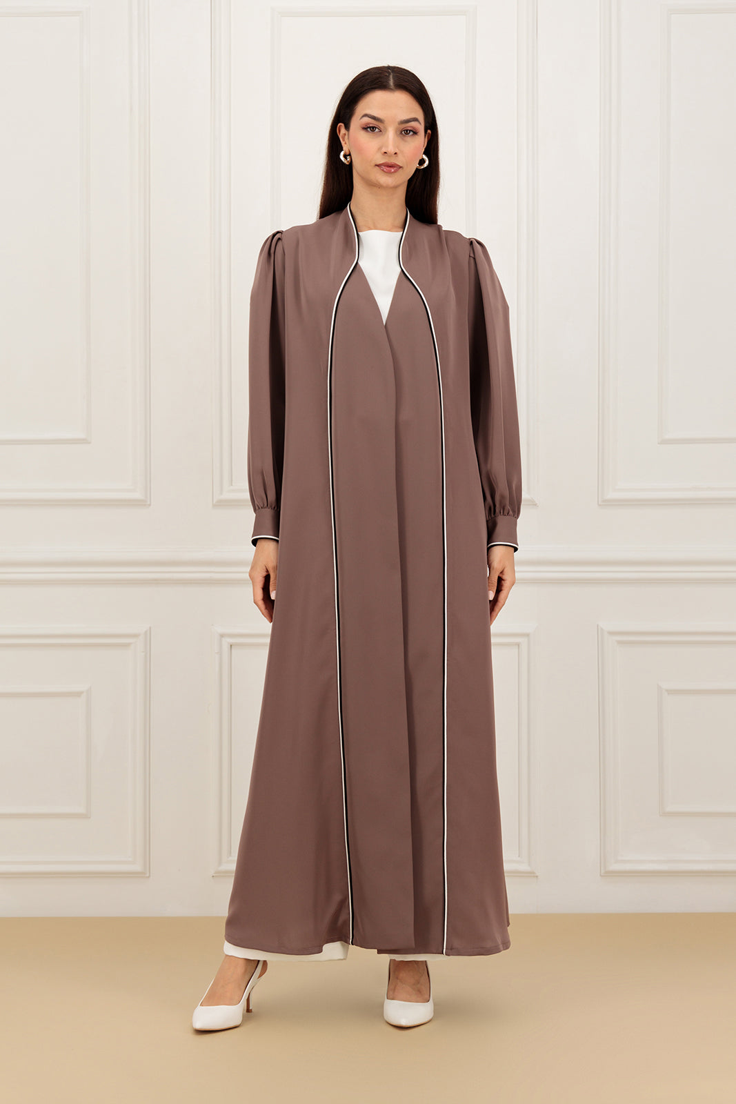 Contrast double piping abaya