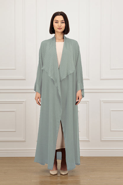 Effa’s signature loose cut Abaya with a wide collar