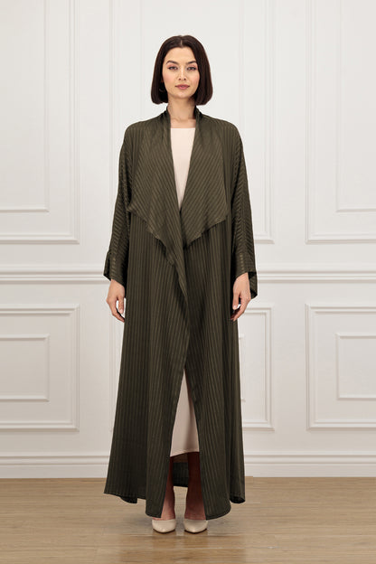Effa’s signature loose cut Abaya with a wide collar
