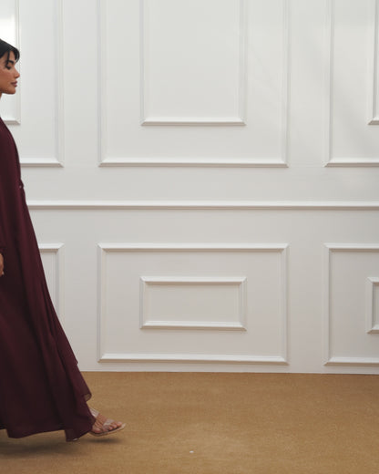 Dela abaya with embroidered details