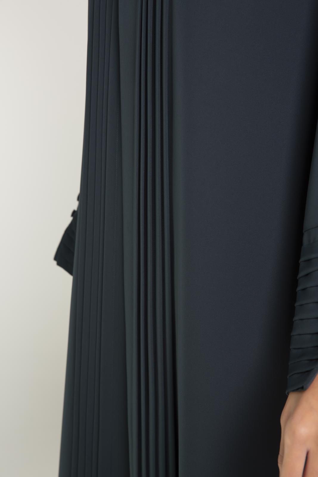 Pleated Details Abaya