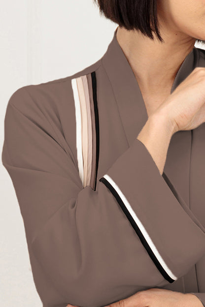 Abaya with piping on the front and sleeves detail