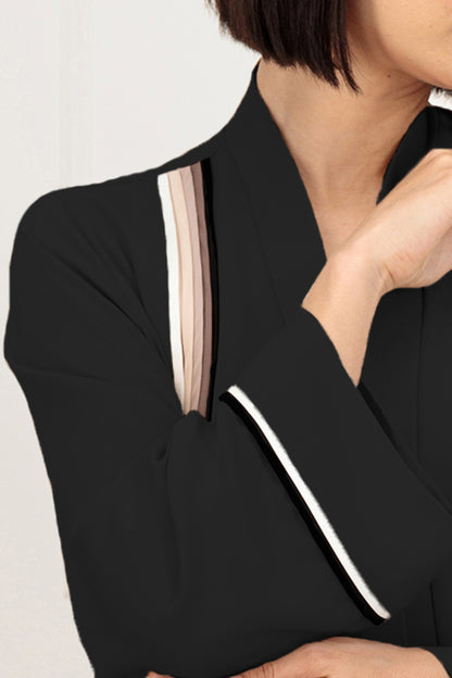 Abaya with piping on the front and sleeves detail