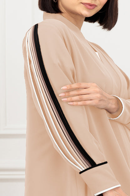 Abaya with piping sleeves detail